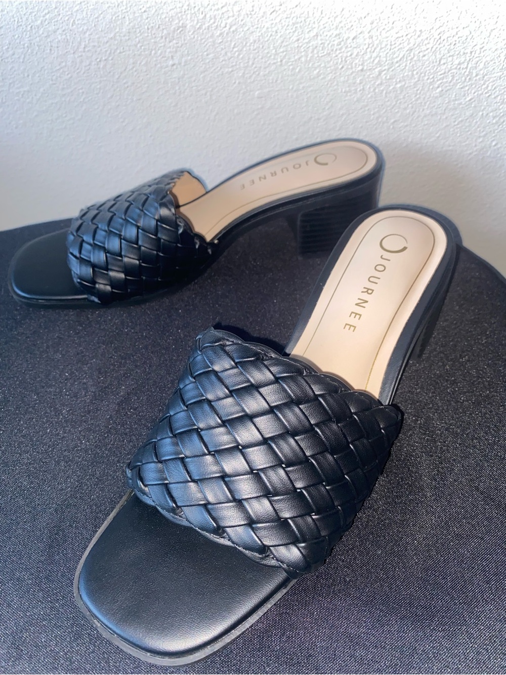 Journey Collection Woven Mule - Black